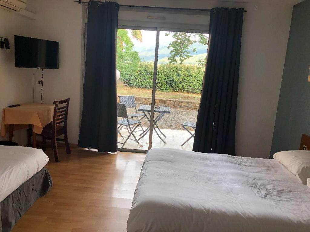 Hotel La Garenne Tresserre 外观 照片