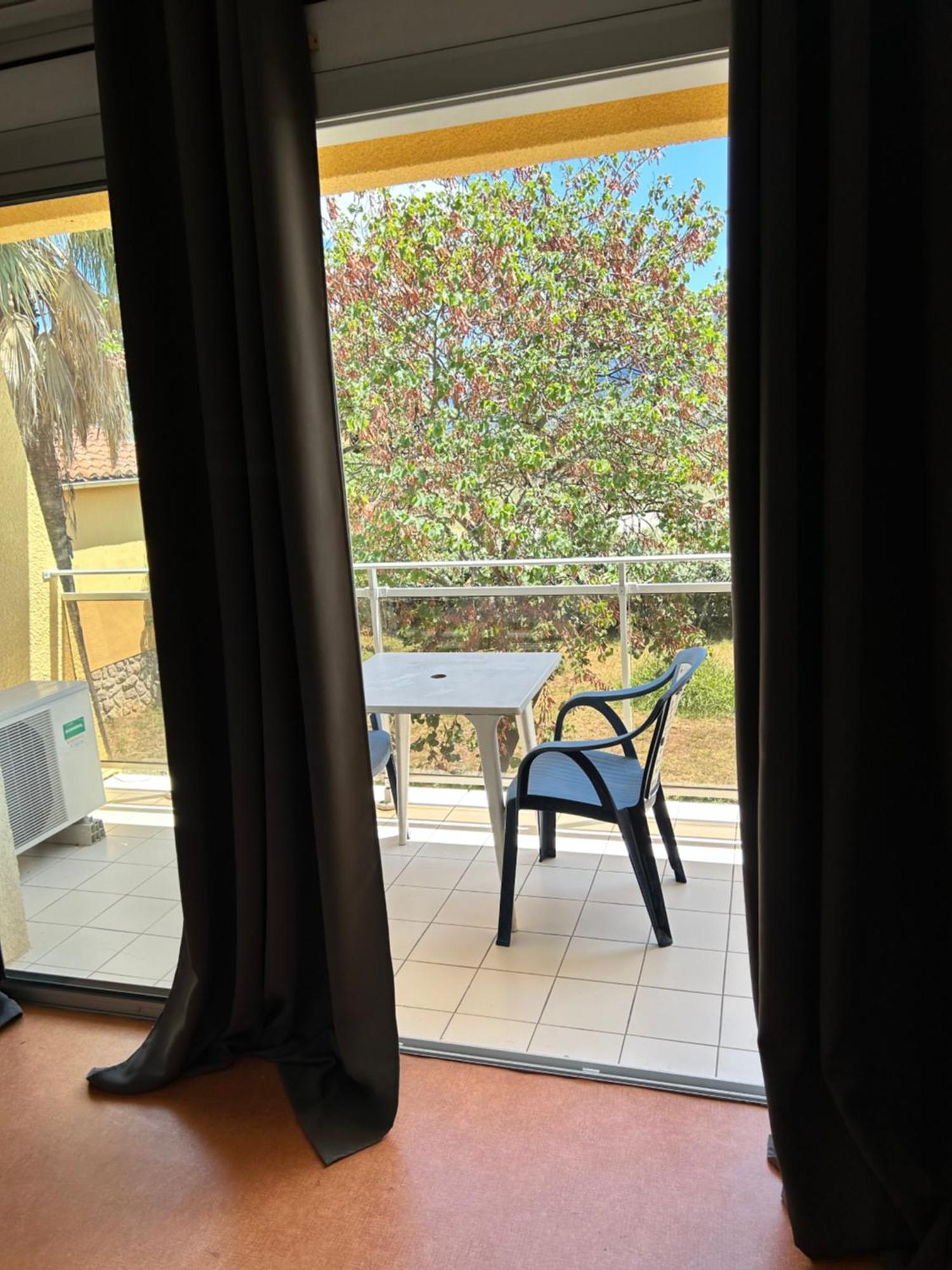 Hotel La Garenne Tresserre 外观 照片